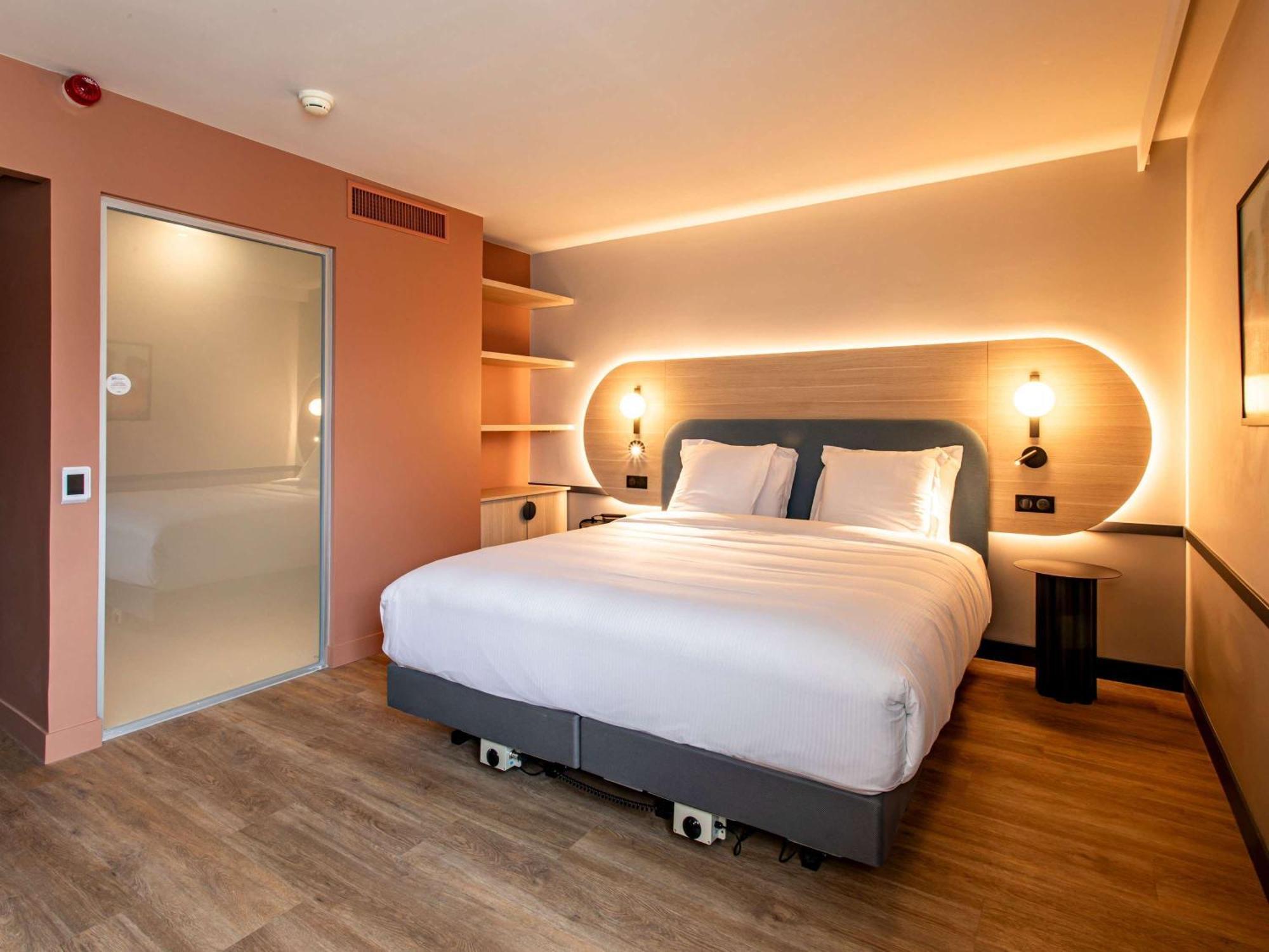 Mercure De France 4*